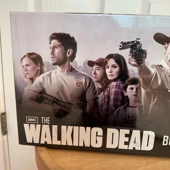 AMC ~ The Walking Dead NIB and SEALED board game. A true collector’s item! - Picture 6 of 8